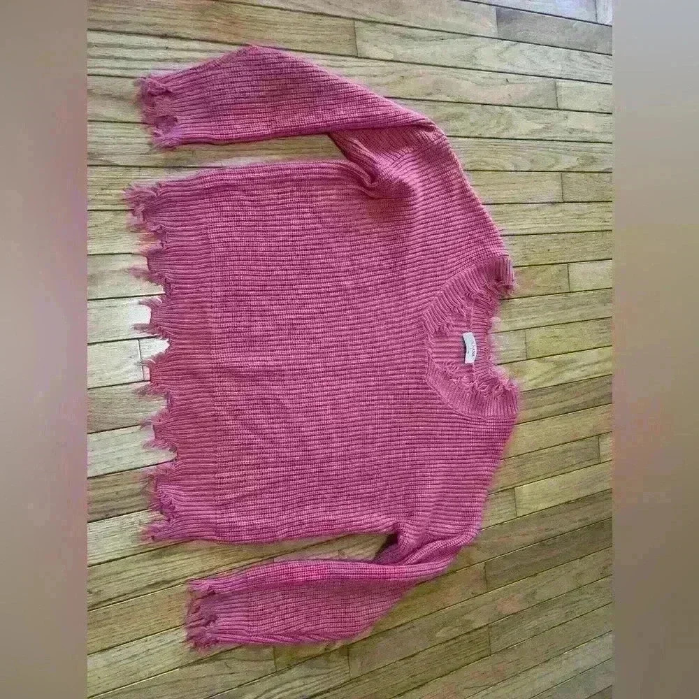Zenana Sweater Sweat Shirt Women’s Size Small Ribbed Fringe Distressed Coral
